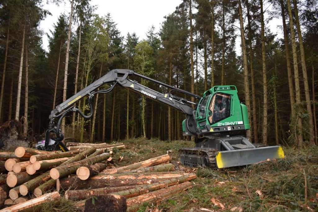 Neuson Forest 243 HVT levelling tracked harvester on working demo in Ireland