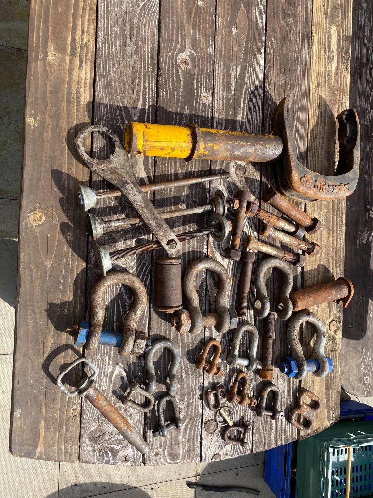 Used Forestry Equipment For Sale - Assorted shackles, pins, bolts