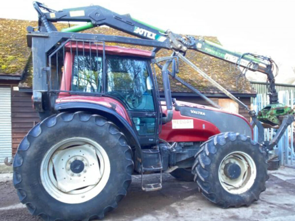 VALTRA TRACTOR with BOTEX forestry crane T150