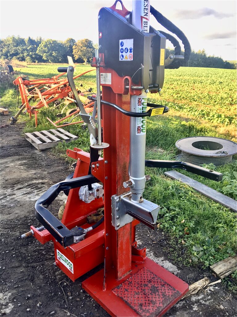 AMR 12 Tonne Road Tow Log Splitter with hydraulic Log lift.