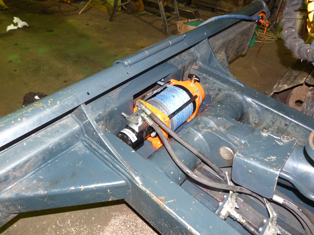 9T winch fitted to front blade on 8T excavator