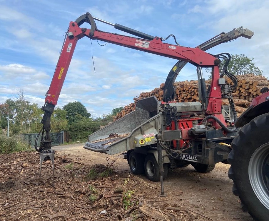 Mus-Max Wood Terminator 10XL Mobile Chipper for sale