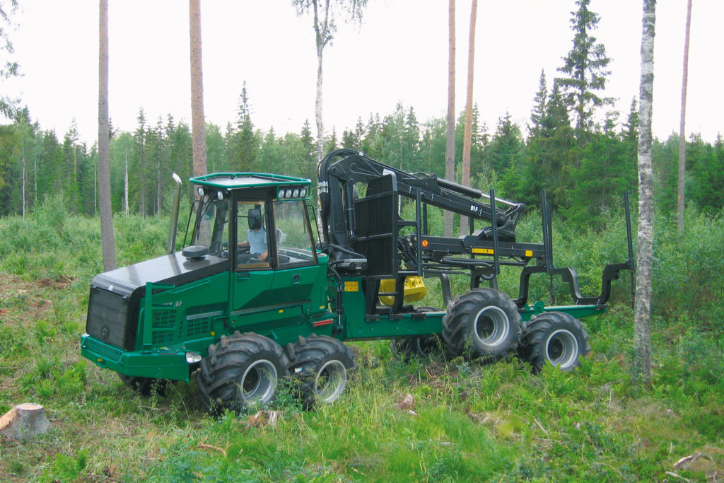 Logset machines were originally green, like Norcar machines back in the 1970’s, where Logset history comes from.