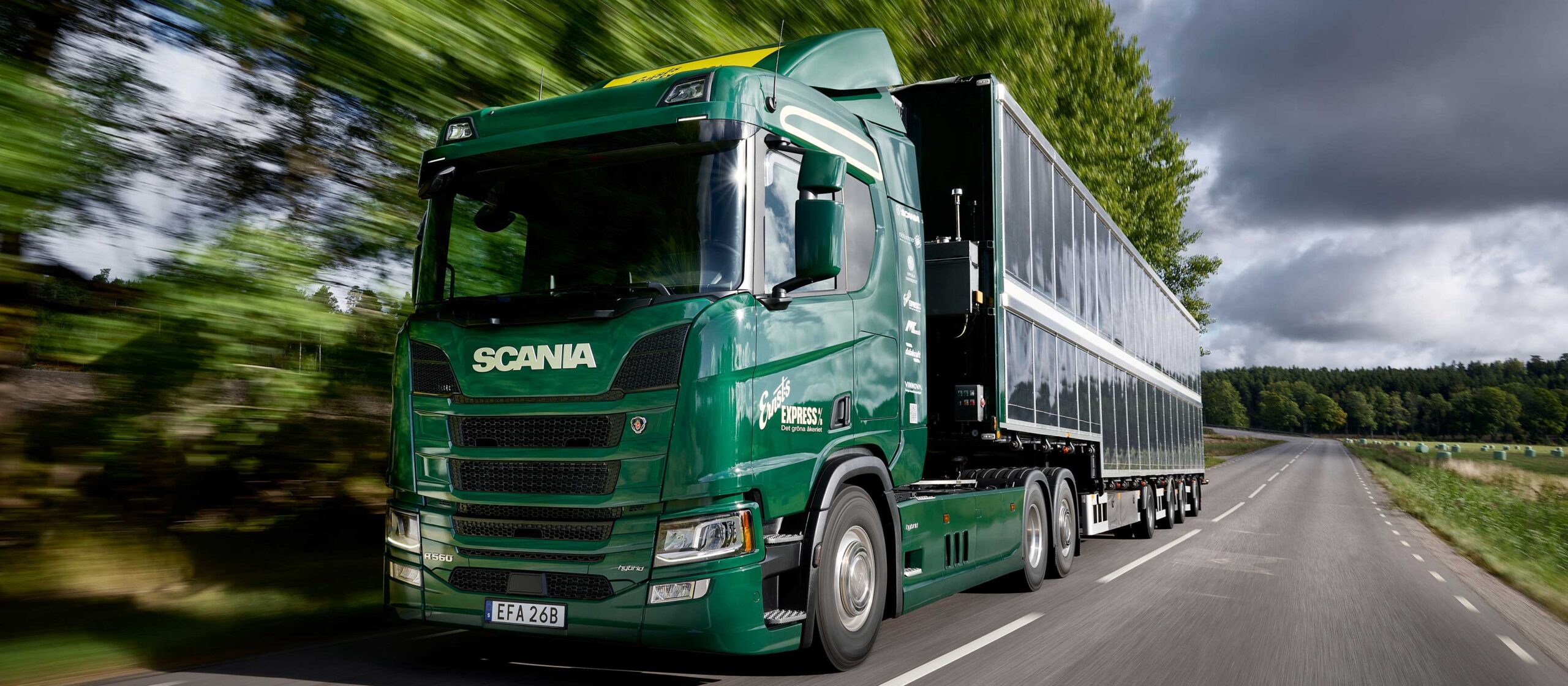First test for new solar-​powered hybrid Scania truck