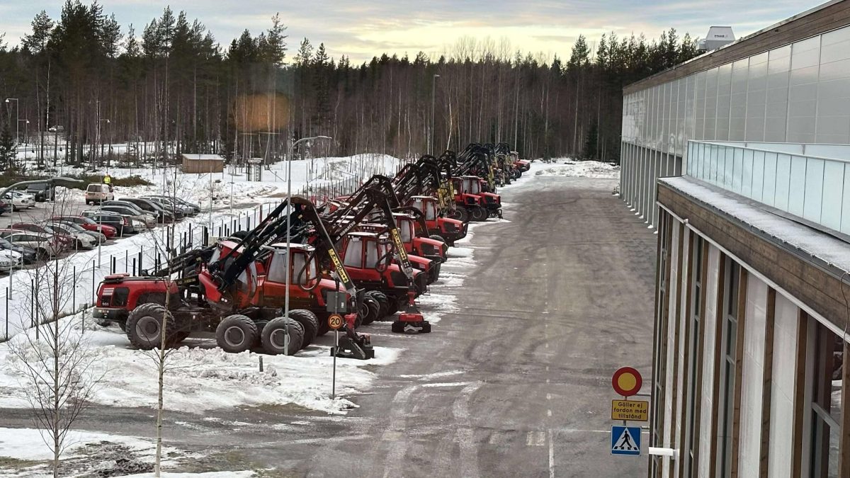 100th Komatsu Forest machine