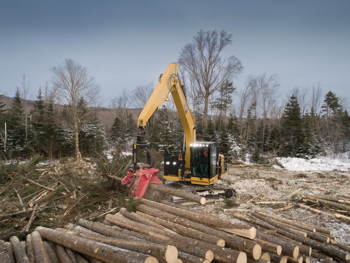 CM20240715-65062-3d46a Cat® FM528