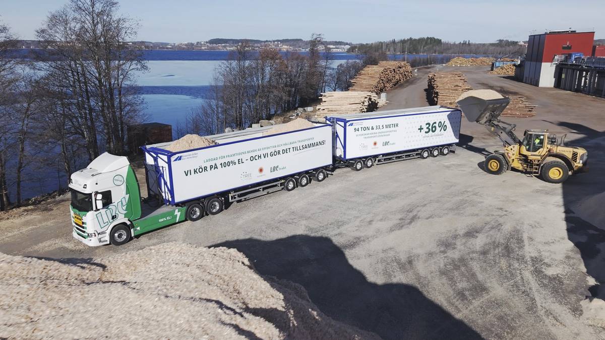 hct_lbc_webb electric wood chip truck