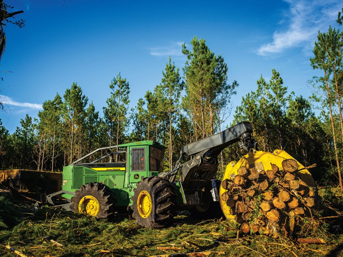 skidder_848l_floresta_1_large_11cc6ef3d609f82786e67b619672d6753c31718c John Deere Skidders