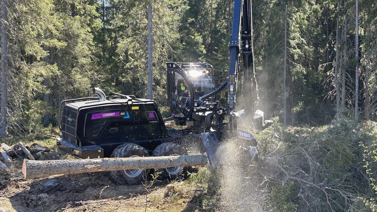 Logset's new crane and harvester