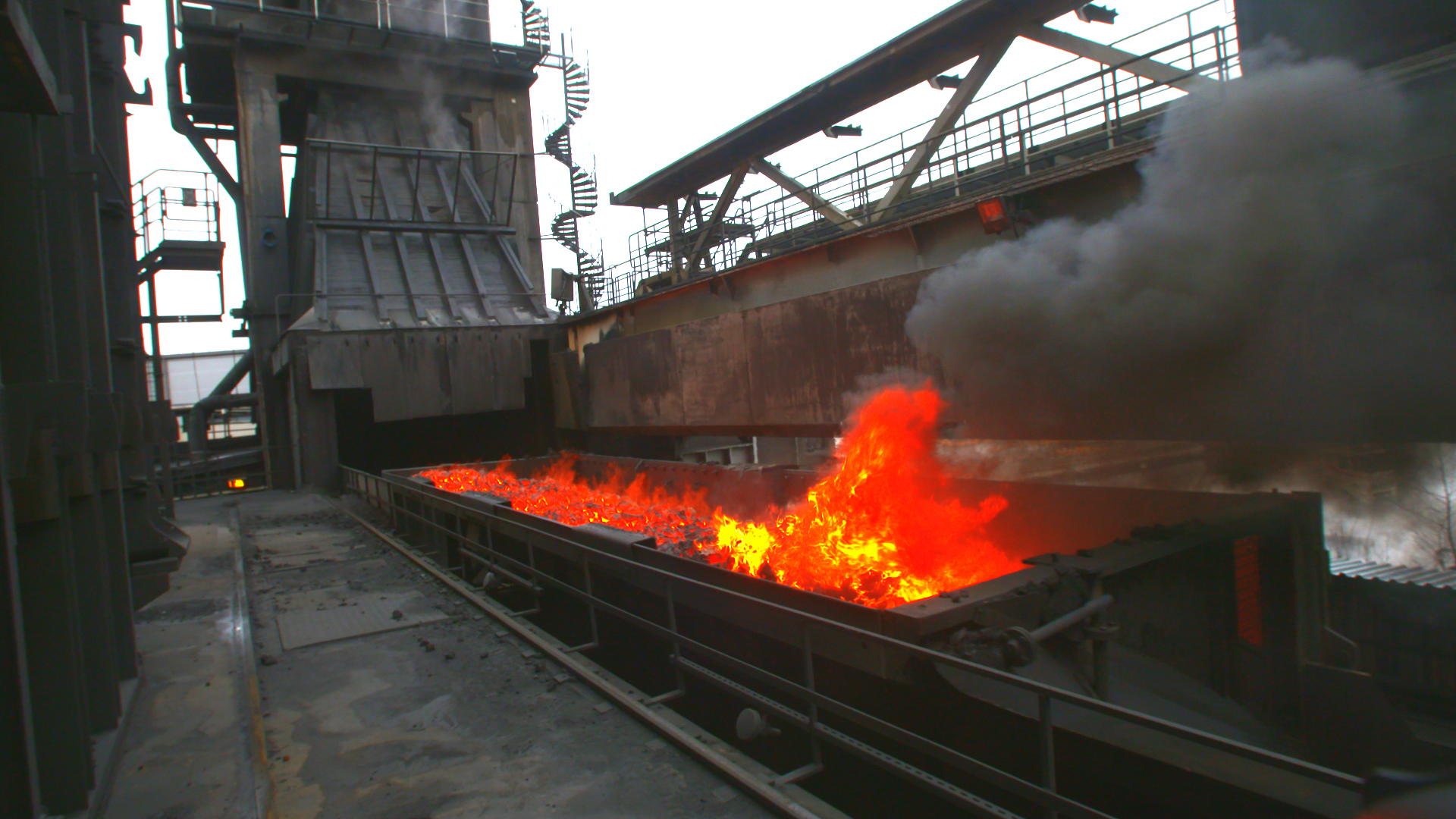 Hardox® HiAce steel sets new standard in corrosive wear and high-heat environments